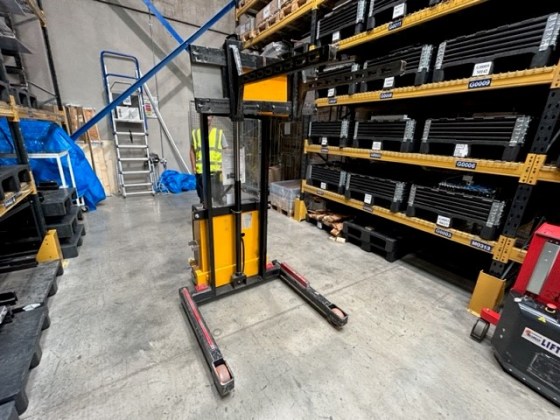 Carreffe Lift Truck with Tool Handler Pic 10